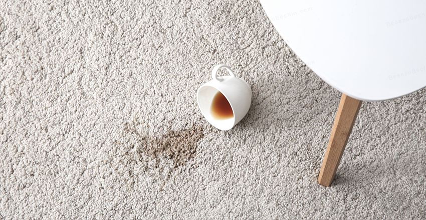 راهکارهای پاک کردن و از بین بردن لکه چای روی فرش
